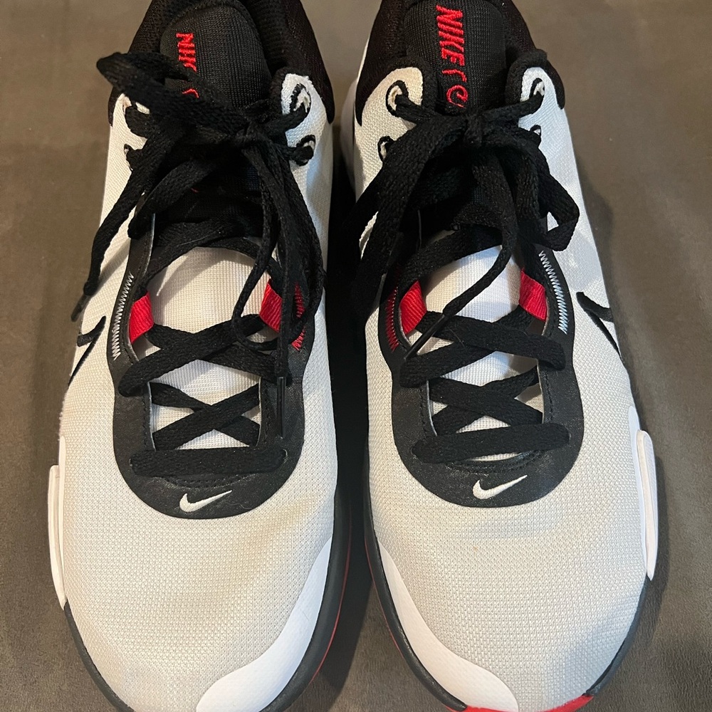 Nike Men’s size 8.5.